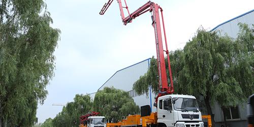 科尼樂淺析小型混凝土泵車工作中傾倒側(cè)翻如何預(yù)防？