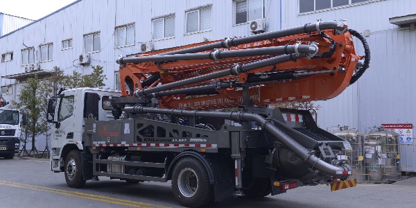 由于機(jī)械設(shè)備需求多樣，更多小型泵車針對農(nóng)村市場而展現(xiàn)