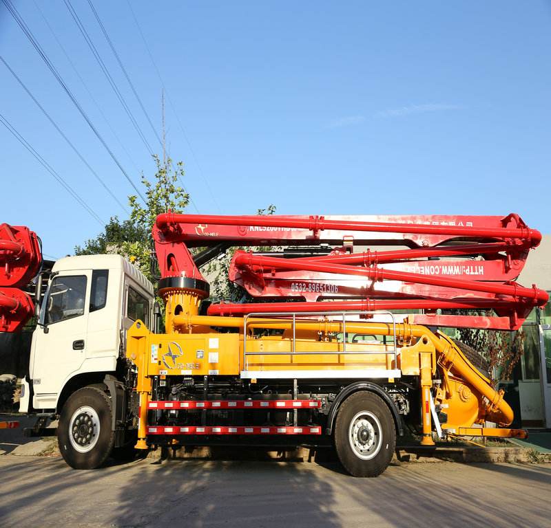 小型混凝土泵車，混凝土泵車，天泵，小型泵車