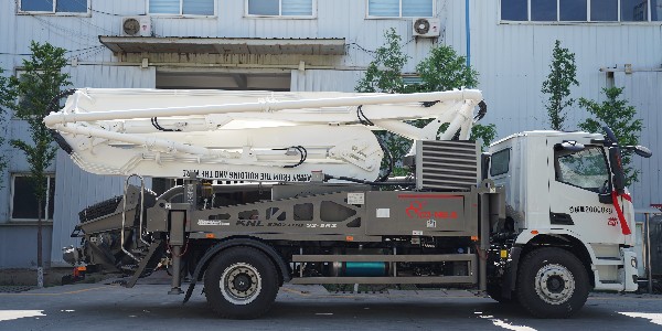 泵車不僅減輕施工的負(fù)擔(dān)，還能輕松施工