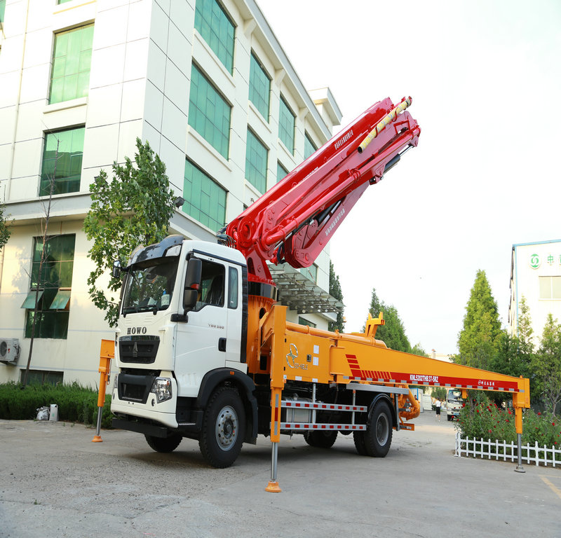 混凝土臂架泵車，小型混凝土泵車，天泵，泵車，小型泵車