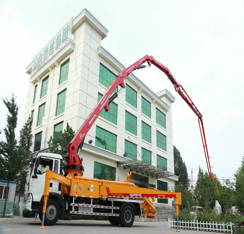 小型混凝土泵車，天泵，小型泵車，混凝土泵車